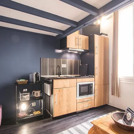 Mezzanine Bleu Apartment *